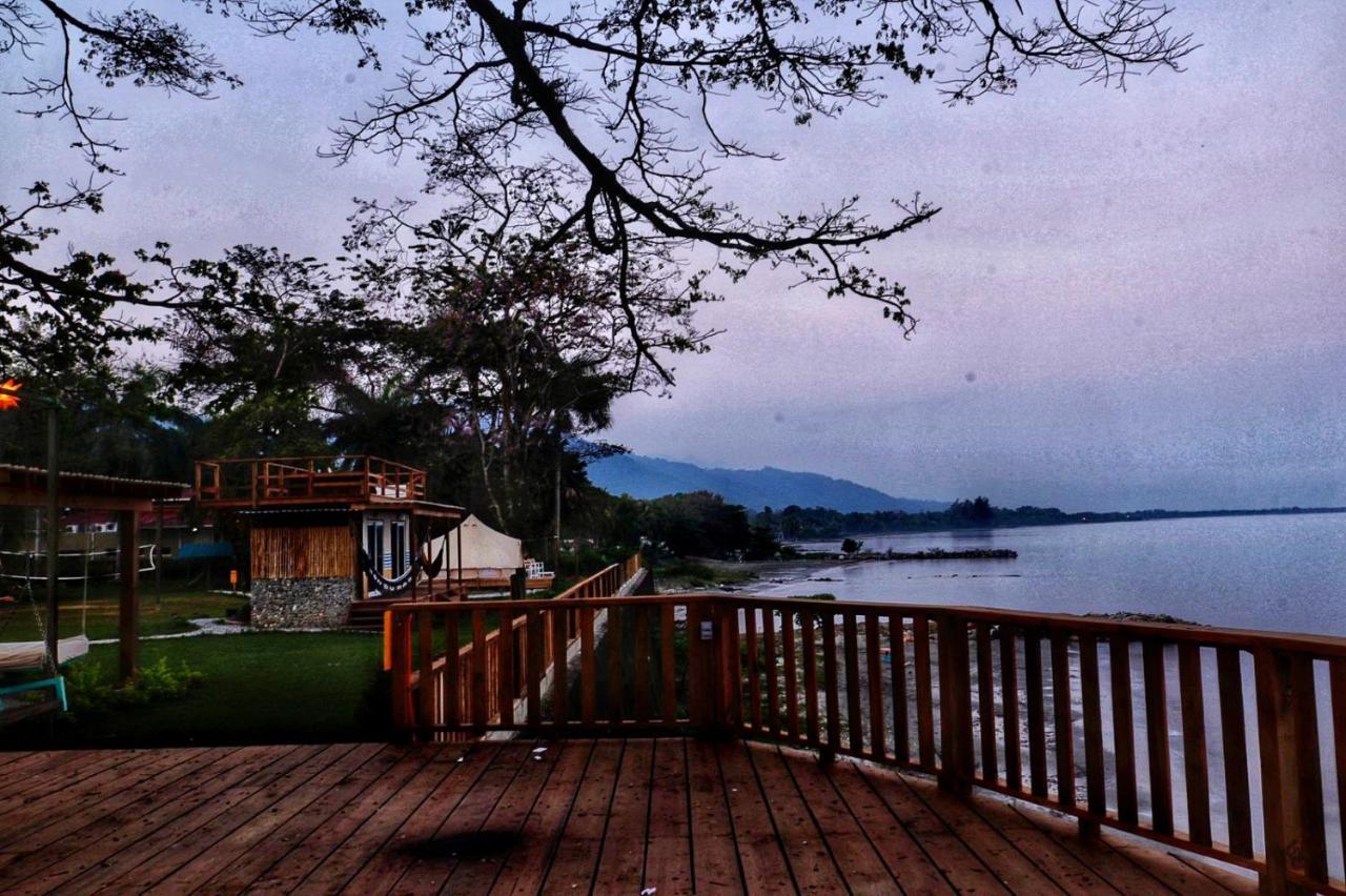 Sunset Hut Hostel オモア エクステリア 写真