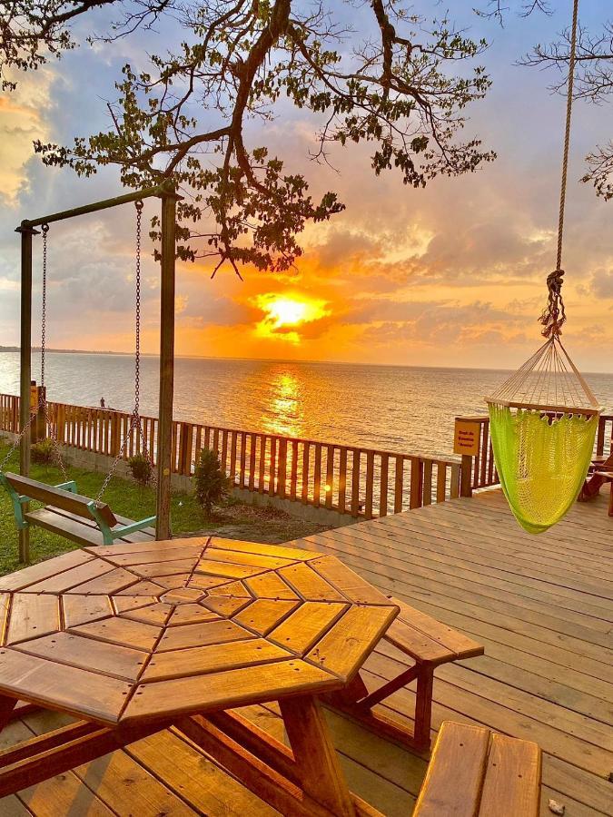 Sunset Hut Hostel オモア エクステリア 写真
