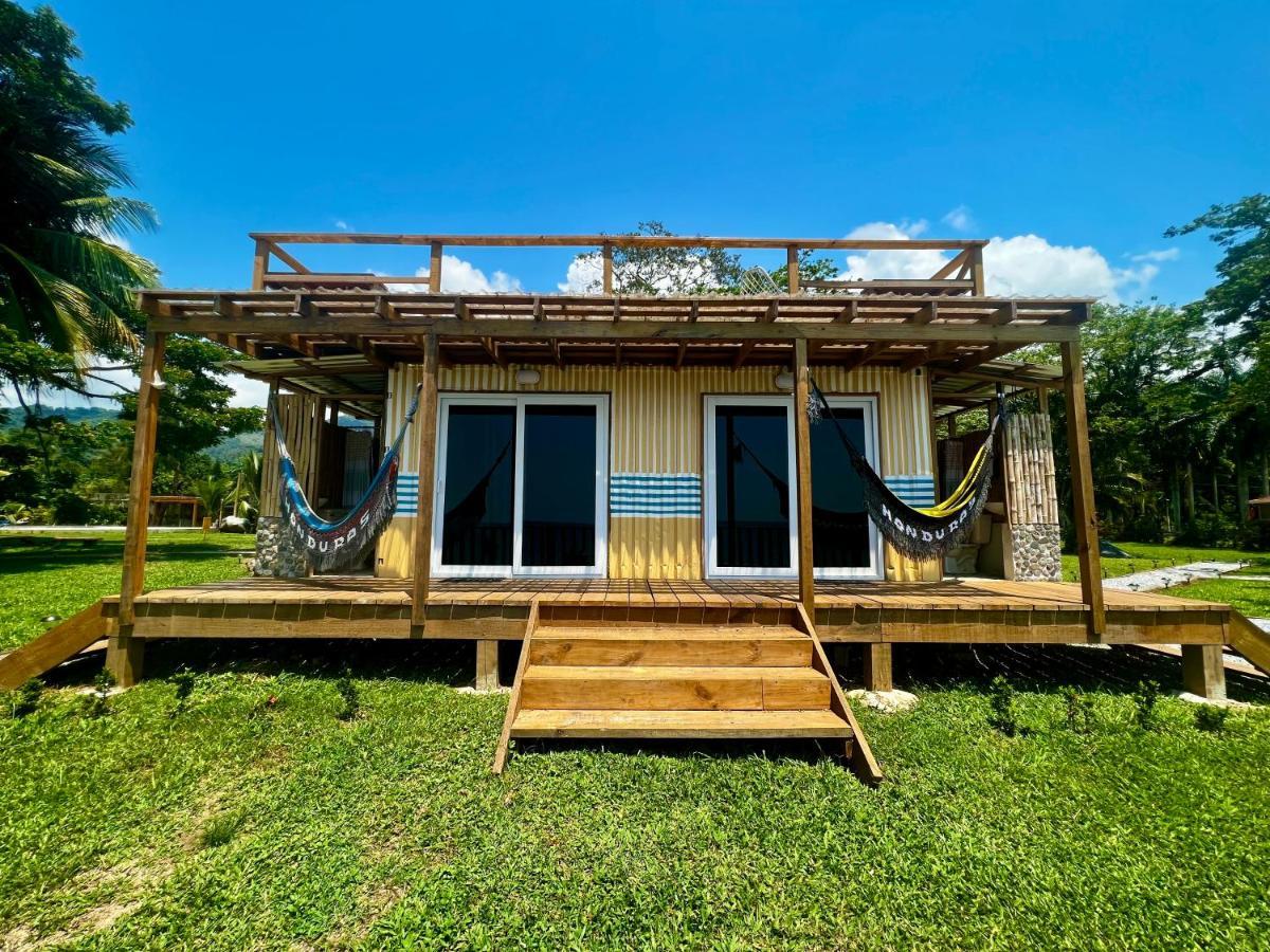 Sunset Hut Hostel オモア エクステリア 写真