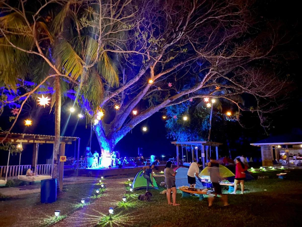 Sunset Hut Hostel オモア エクステリア 写真