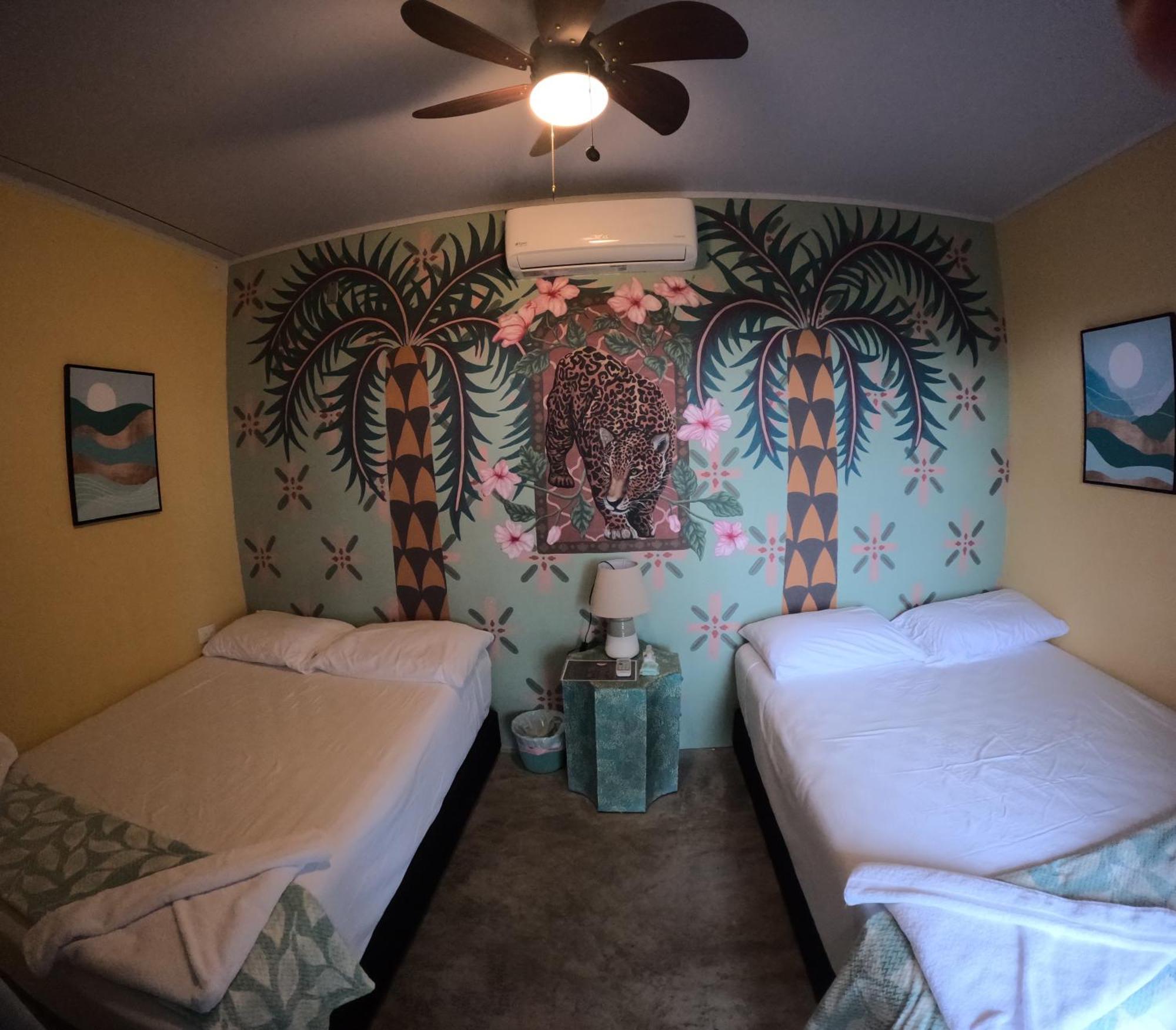 Sunset Hut Hostel オモア エクステリア 写真